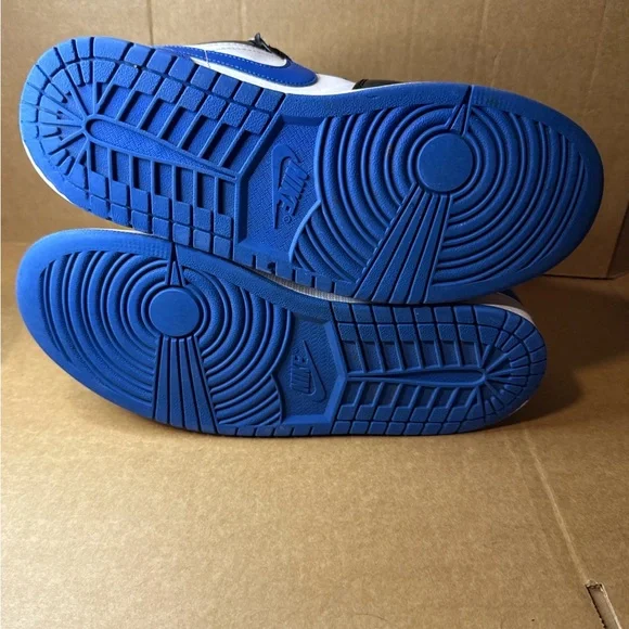 Air Jordan 1 Low White/Black/Royal Blue Alternate Royal Toe 553558-140 Size 9 - Picture 7 of 8